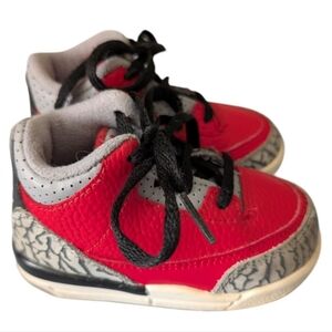 Jordan Kids Red and Gray Sneakers | Size:5